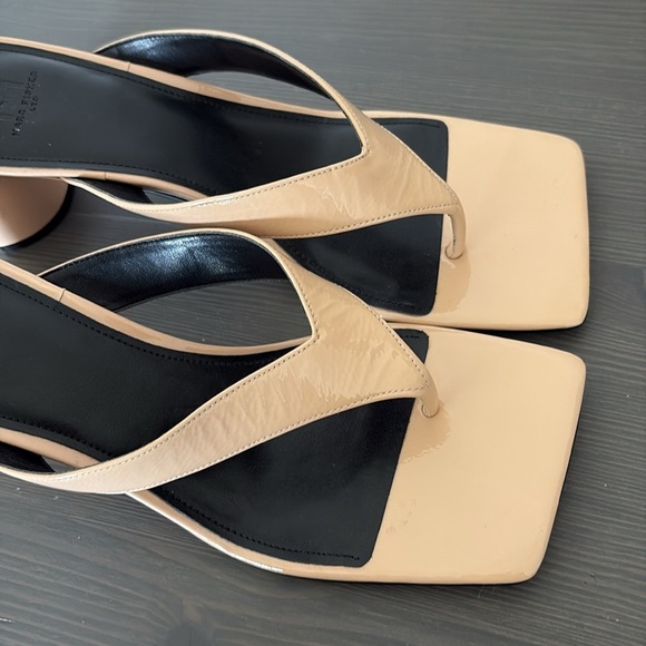 Marc Fisher Cadence Heeled Square Toe Sandal Thong Patent Leather Beige 8.5 - Picture 6 of 13